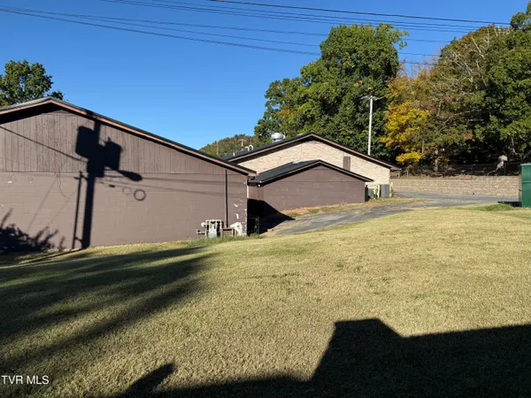 $350,000 | 1801 West Lakeview Drive, Johnson City, TN 37601