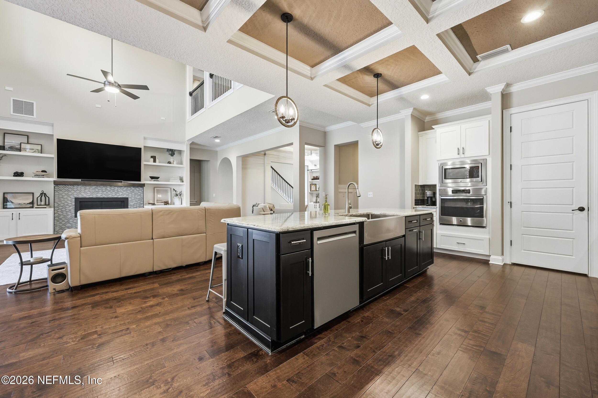 224 Vale Drive St. Augustine, FL 32095 - Photo 38 of 119 Kitchen & Family Room