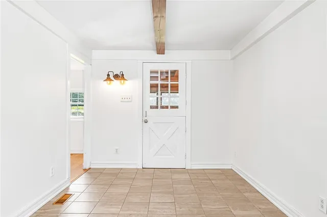 $3,450 | 214 Highland Road, Tiverton, RI 02878