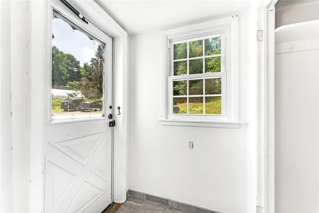 $3,450 | 214 Highland Road, Tiverton, RI 02878