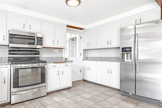 $3,450 | 214 Highland Road, Tiverton, RI 02878