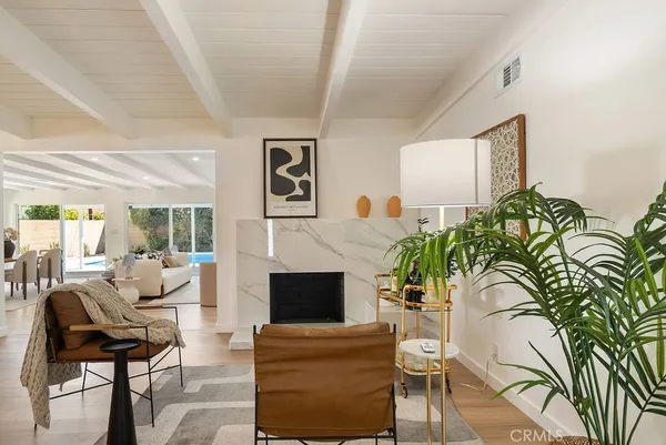 $999,900 | 18630 Cantara Street, Reseda, CA 91335