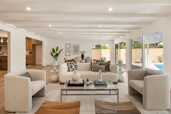 $999,900 | 18630 Cantara Street, Reseda, CA 91335
