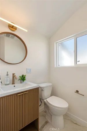 $999,900 | 18630 Cantara Street, Reseda, CA 91335