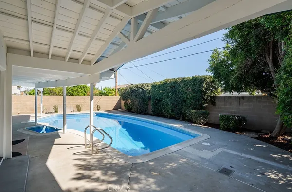 $999,900 | 18630 Cantara Street, Reseda, CA 91335