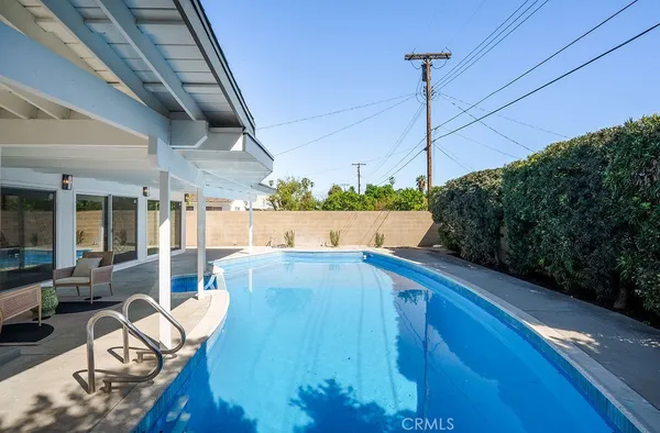 $999,900 | 18630 Cantara Street, Reseda, CA 91335