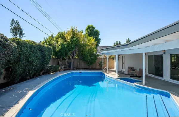 $999,900 | 18630 Cantara Street, Reseda, CA 91335