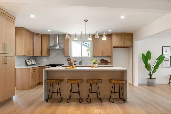 $999,900 | 18630 Cantara Street, Reseda, CA 91335