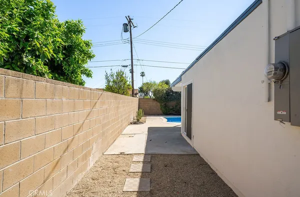 $999,900 | 18630 Cantara Street, Reseda, CA 91335