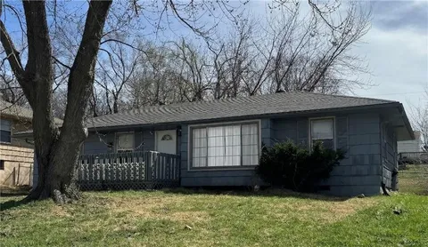 $935,500 | 11230 College Avenue, Kansas City, MO 64137