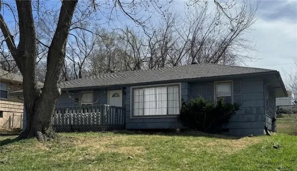 $935,500 | 11230 College Avenue, Kansas City, MO 64137