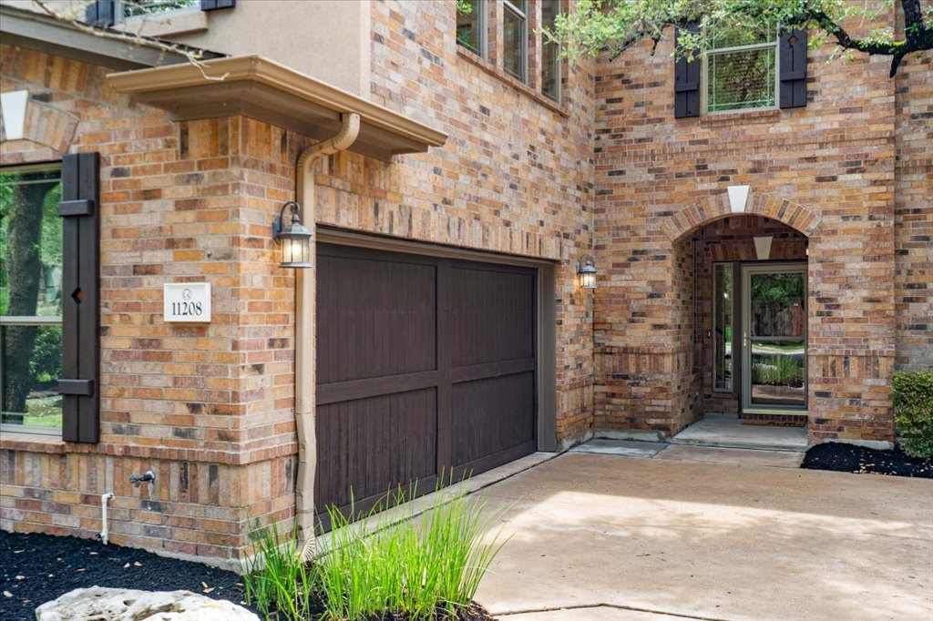 11208 Bastogne Loop Austin, TX 78739 - Photo 2 of 39
