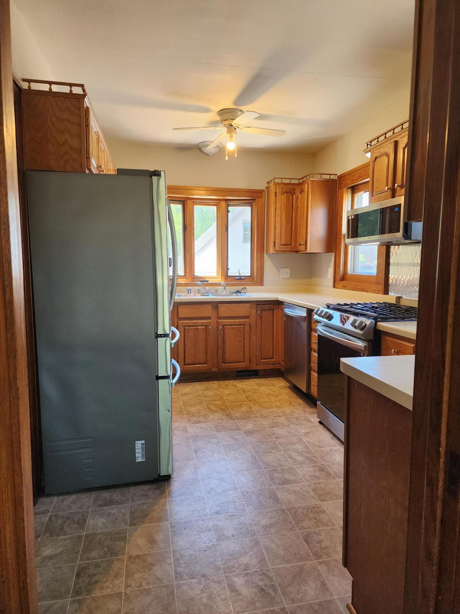 1604 Main Street Union Grove, WI 53182 - Photo 14 of 56 1000053695