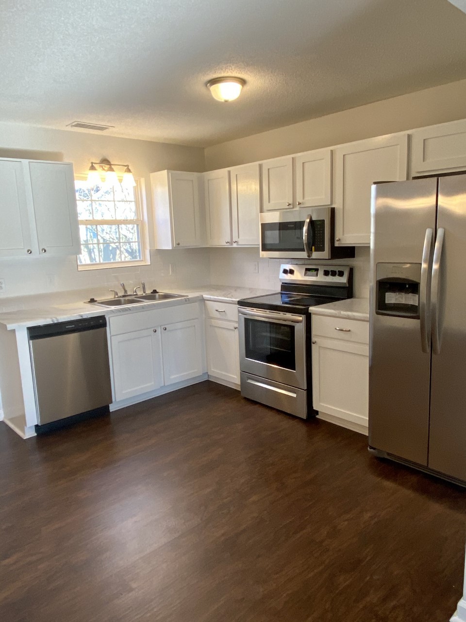 1441 Rochester Drive Murfreesboro, TN 37130 - Photo 5 of 11 Gallery Image 5