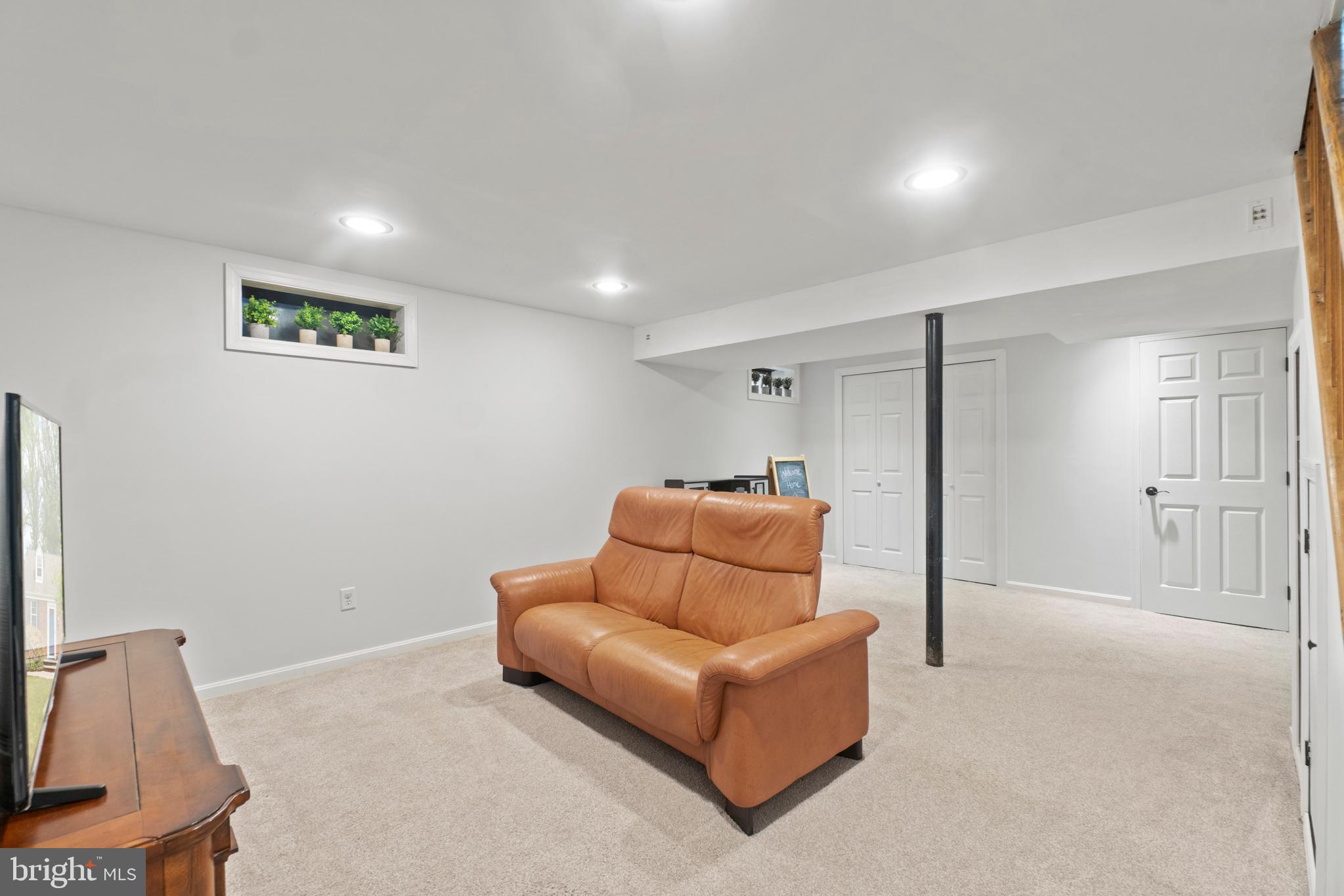 8821 Sundale Drive Silver Spring, MD 20910 - Photo 21 of 27 a living room with furniture