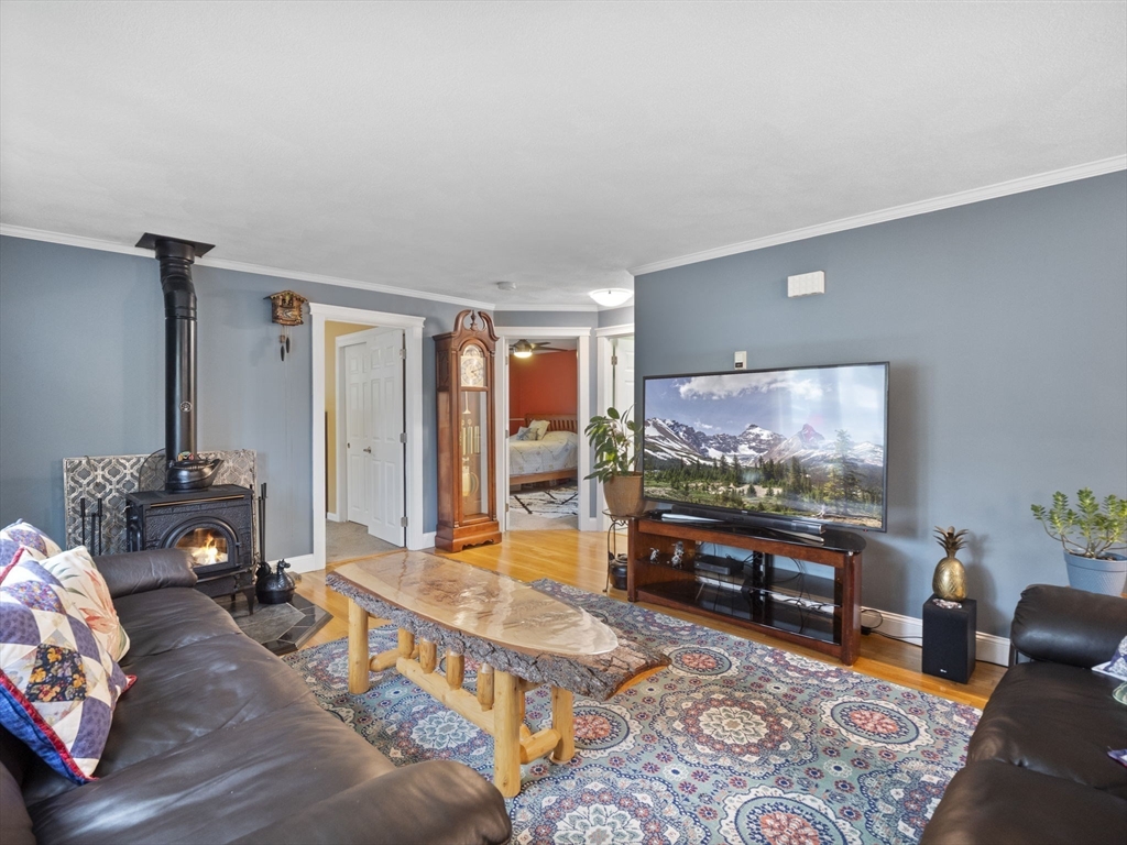 47 McDonald Road Wilmington, MA 01887 - Photo 8 of 42 Gallery Image 8