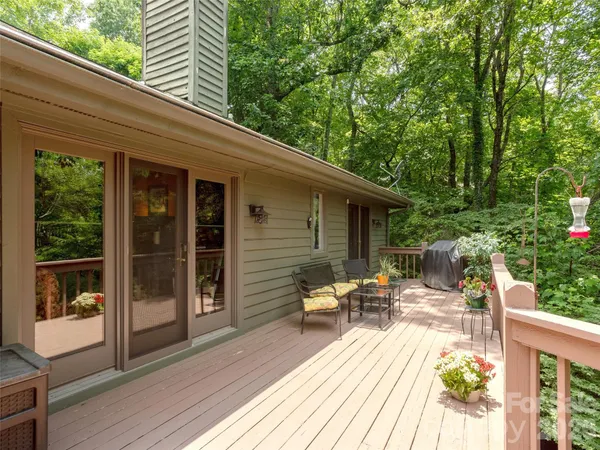 $700,000 | 204 Greenleaf Drive, Flat Rock, NC 28731