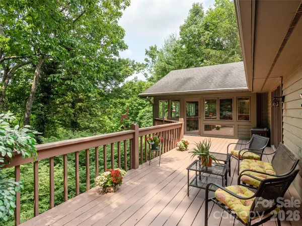 $700,000 | 204 Greenleaf Drive, Flat Rock, NC 28731