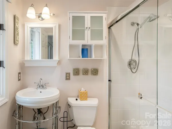 $700,000 | 204 Greenleaf Drive, Flat Rock, NC 28731