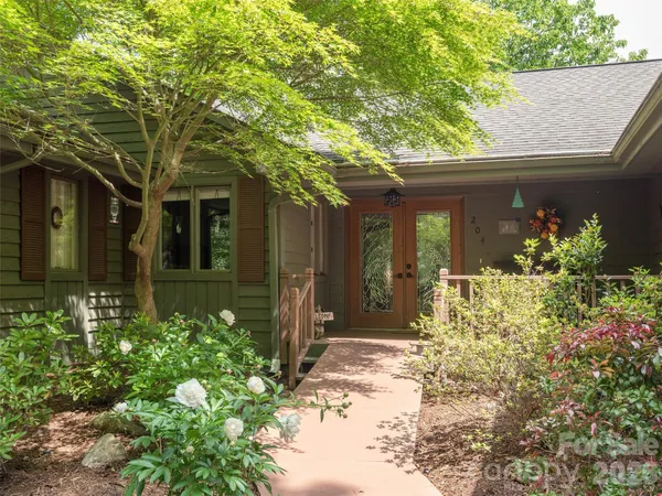 $700,000 | 204 Greenleaf Drive, Flat Rock, NC 28731