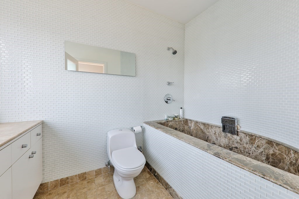 43 Commercial Wharf, Unit 8 Boston, MA 02110 - Photo 19 of 32