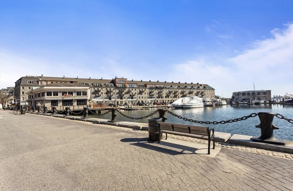 43 Commercial Wharf, Unit 8 Boston, MA 02110 - Photo 27 of 32