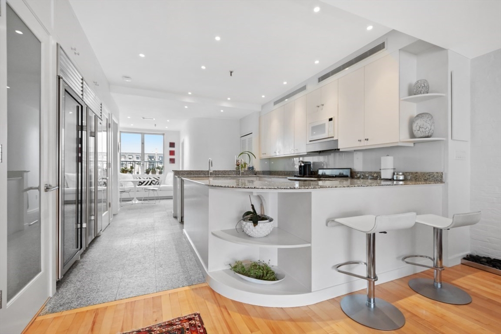 43 Commercial Wharf, Unit 8 Boston, MA 02110 - Photo 7 of 32