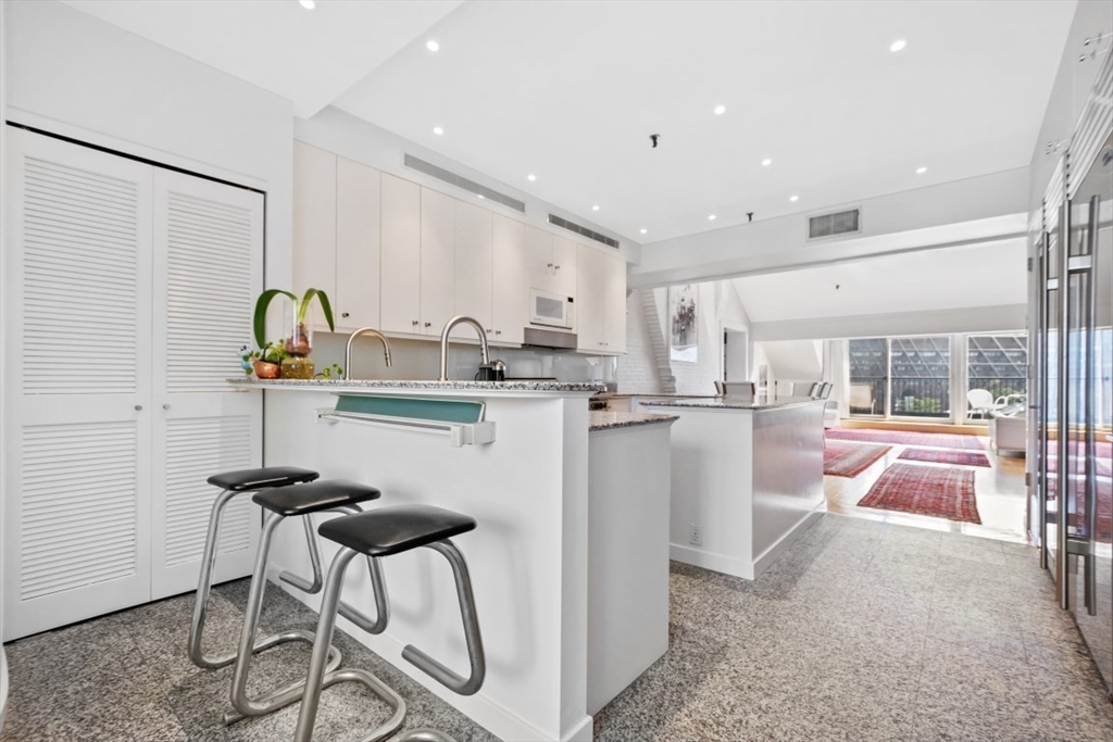 43 Commercial Wharf, Unit 8 Boston, MA 02110 - Photo 8 of 32