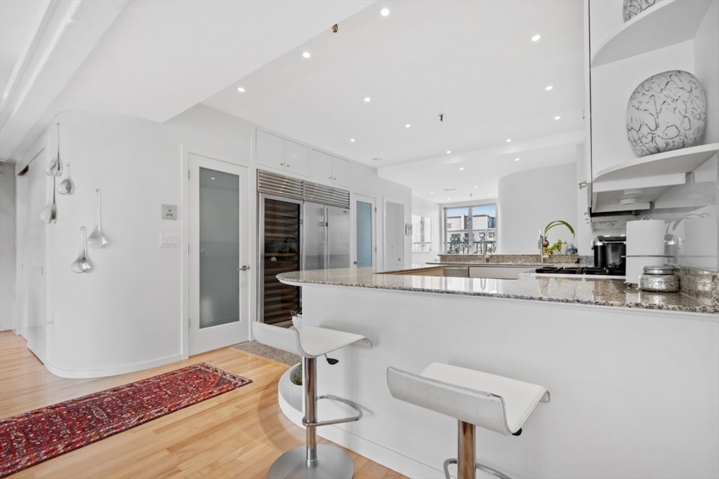 43 Commercial Wharf, Unit 8 Boston, MA 02110 - Photo 10 of 32