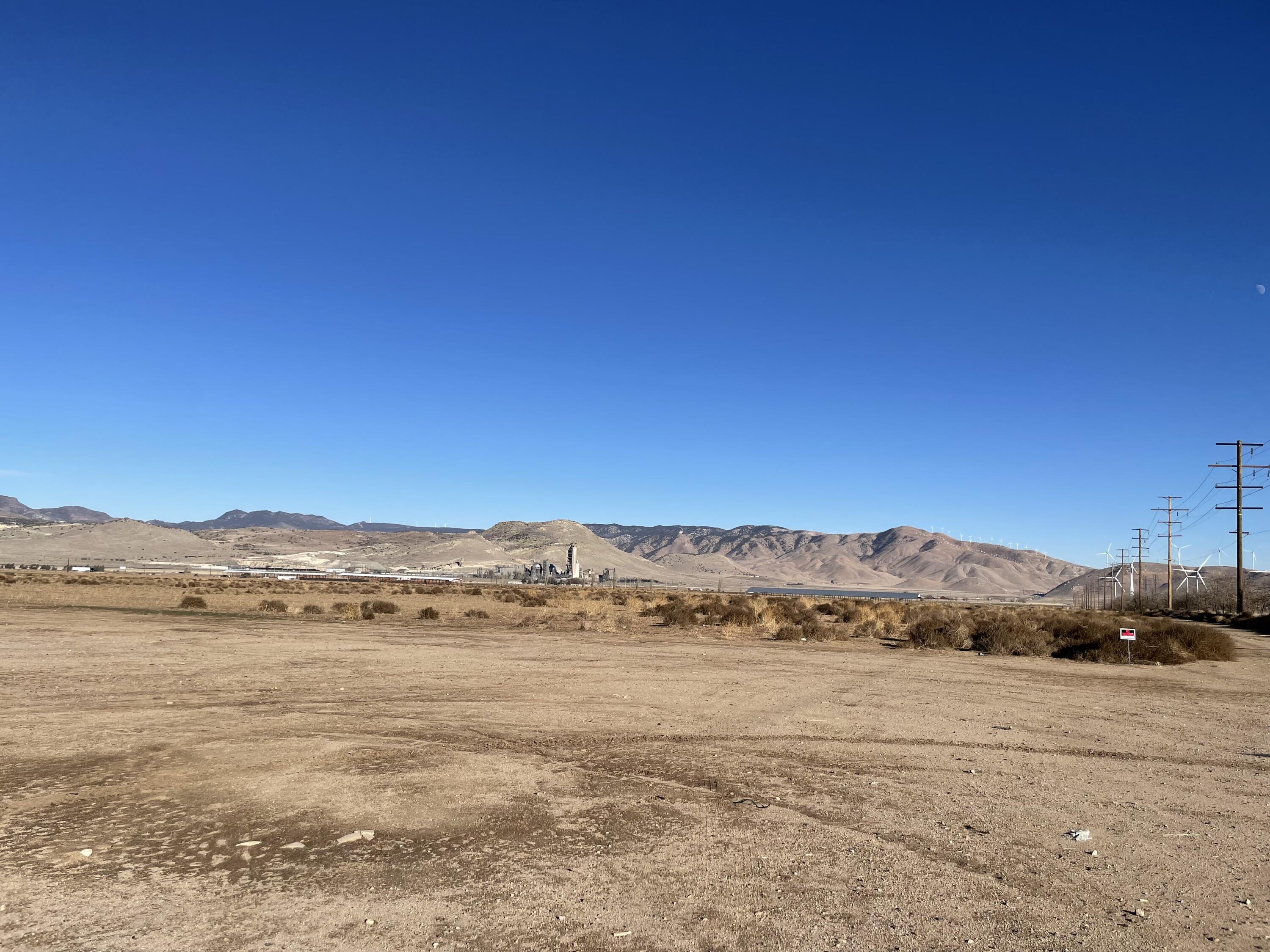 20028 Tehachapi Willow Springs Road Tehachapi, CA 93561 - Photo 15 of 24 a view of lake view and mountain
