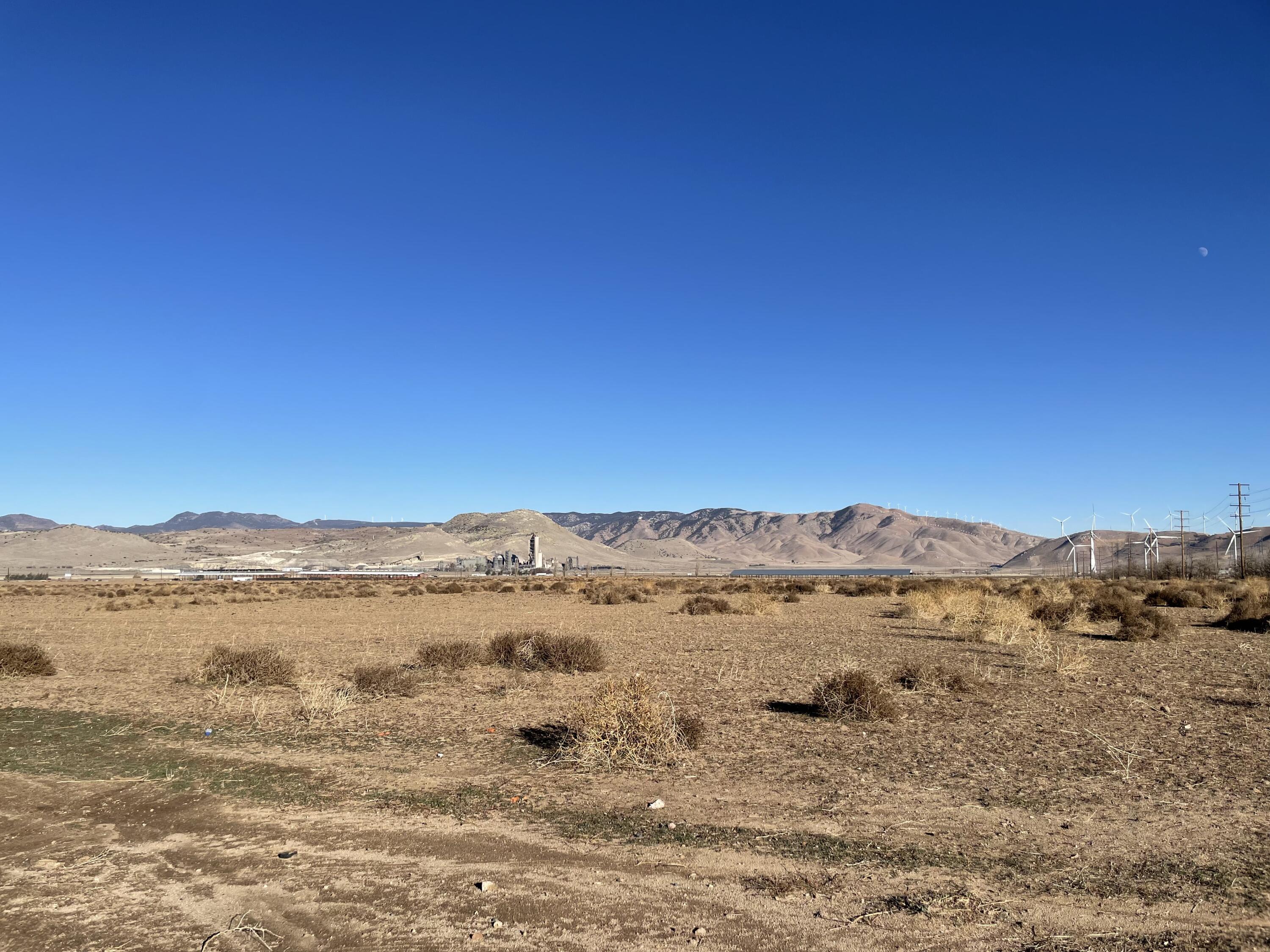 20028 Tehachapi Willow Springs Road Tehachapi, CA 93561 - Photo 16 of 24 a view of lake view and mountain