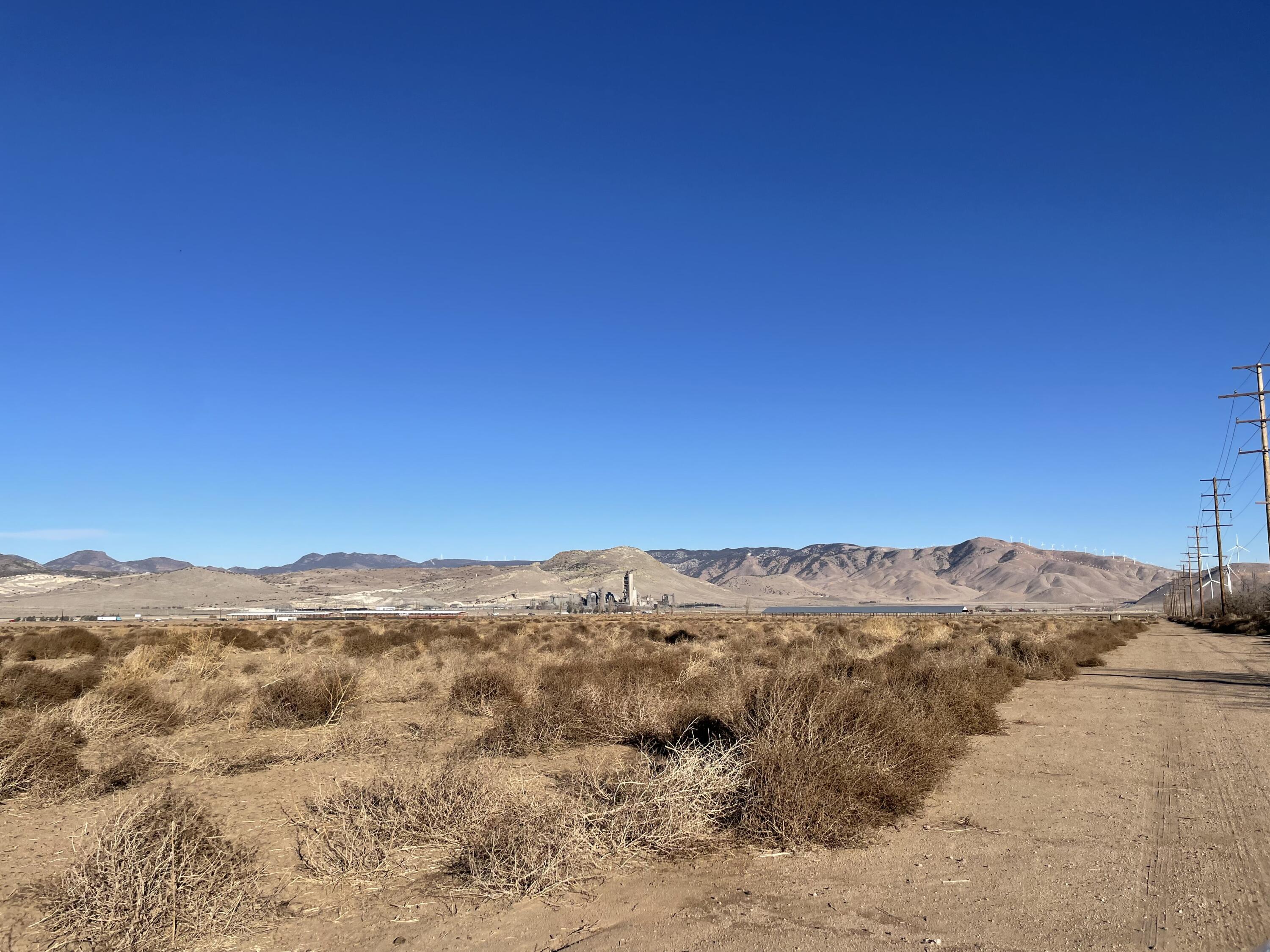 20028 Tehachapi Willow Springs Road Tehachapi, CA 93561 - Photo 21 of 24 a view of mountain view with mountains in the background