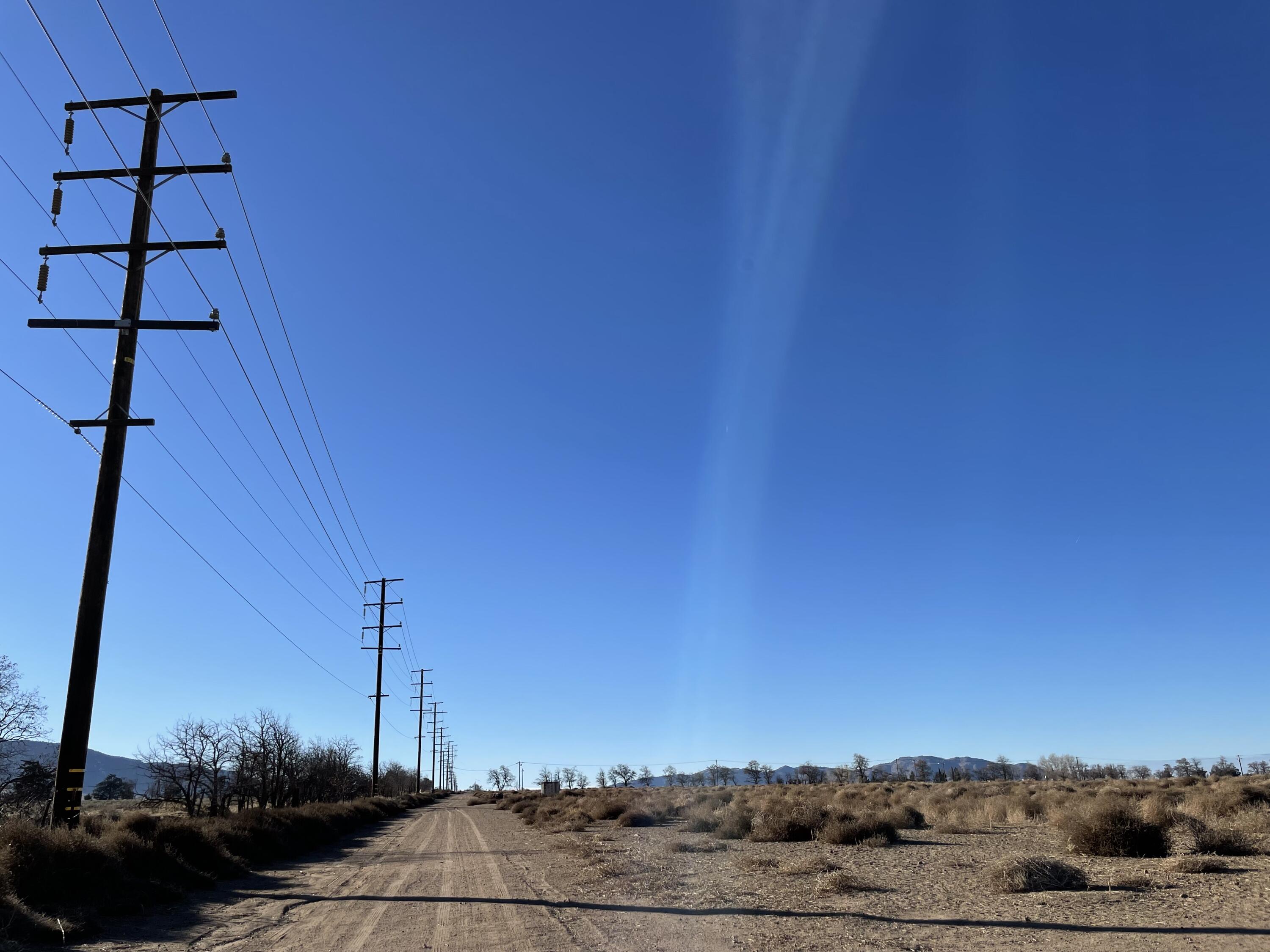 20028 Tehachapi Willow Springs Road Tehachapi, CA 93561 - Photo 22 of 24 a view of a terrace