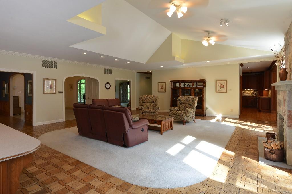 4 Glaizeview Road Town and Country, MO 63017 - Photo 15 of 69 Gallery Image 15