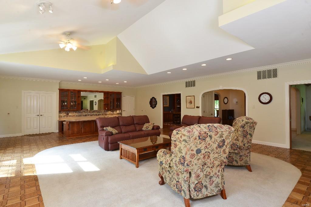 4 Glaizeview Road Town and Country, MO 63017 - Photo 16 of 69 Gallery Image 16