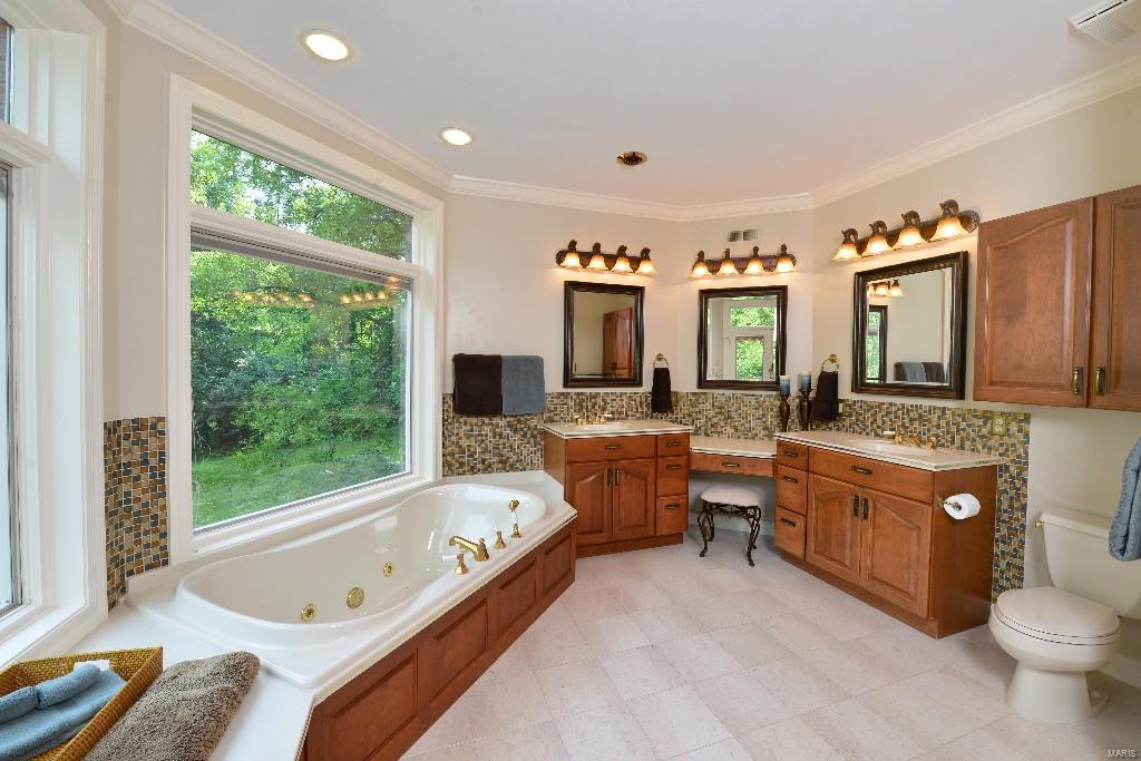 4 Glaizeview Road Town and Country, MO 63017 - Photo 35 of 69 Gallery Image 35
