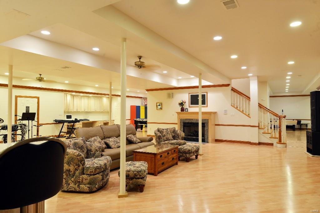 4 Glaizeview Road Town and Country, MO 63017 - Photo 42 of 69 Gallery Image 42