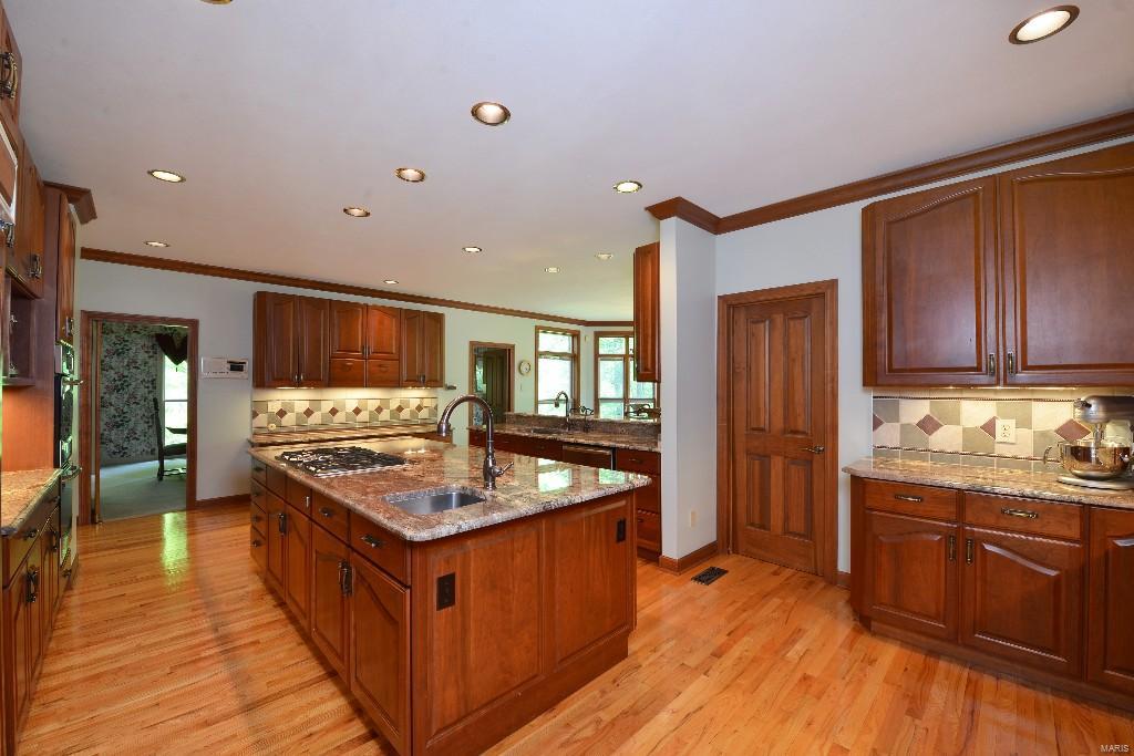 4 Glaizeview Road Town and Country, MO 63017 - Photo 5 of 69 Gallery Image 5