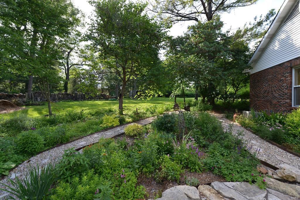 4 Glaizeview Road Town and Country, MO 63017 - Photo 56 of 69 Gallery Image 56