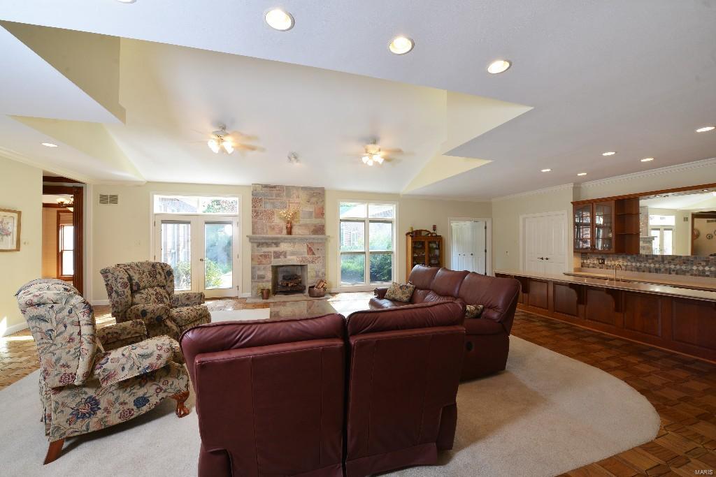 4 Glaizeview Road Town and Country, MO 63017 - Photo 8 of 69 Gallery Image 8