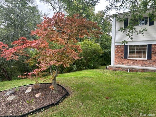 29361 Raleigh Road Farmington Hills, MI 48336 - Photo 2 of 18
