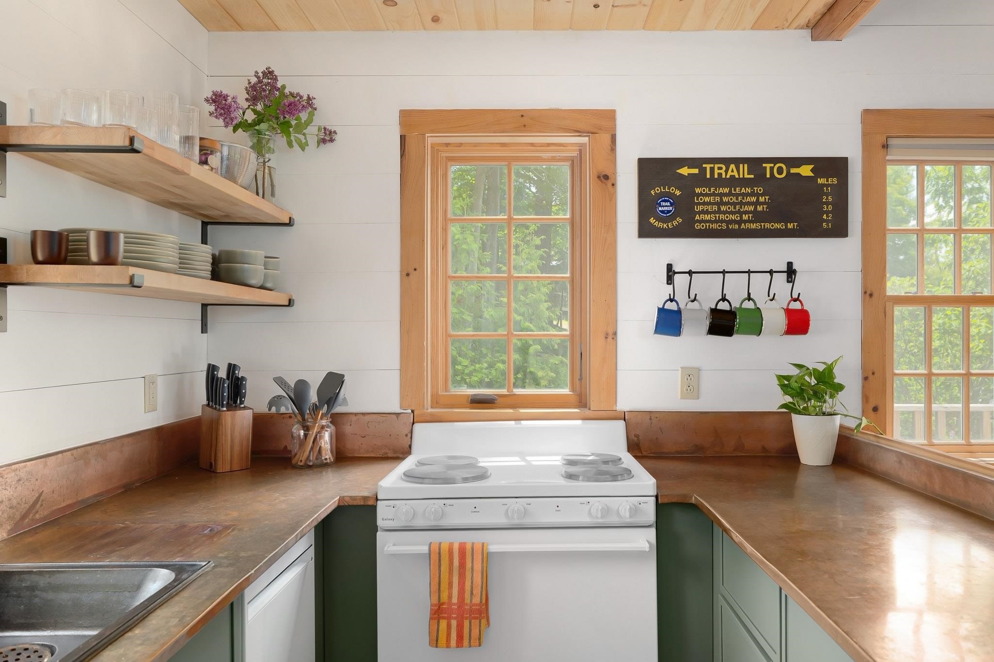 256 Lakeside Lane Addison, VT 05491 - Photo 18 of 43