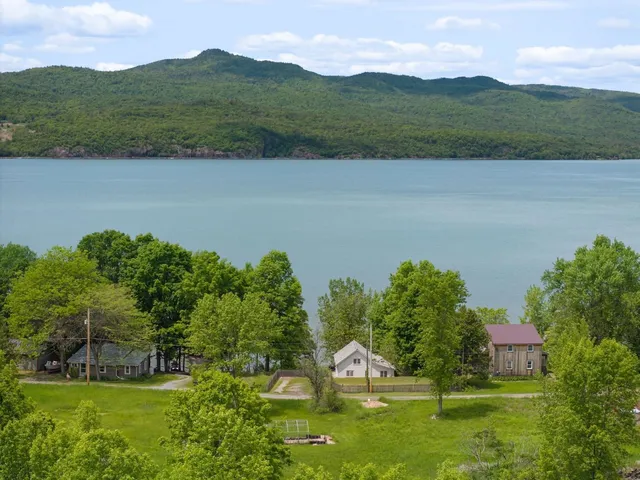 $1,109,000 | 256 Lakeside Lane, Addison, VT 05491