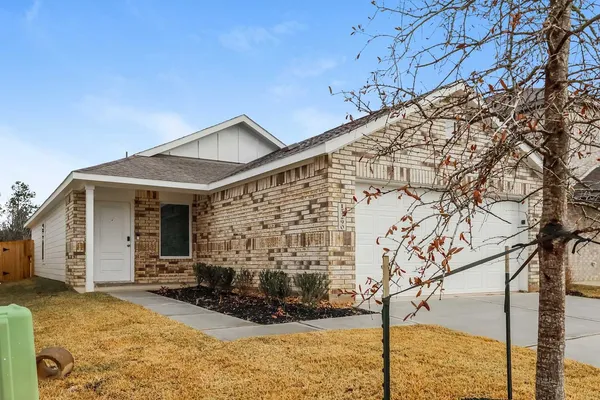 $1,675 | 15290 Abella Drive, Conroe, TX 77316