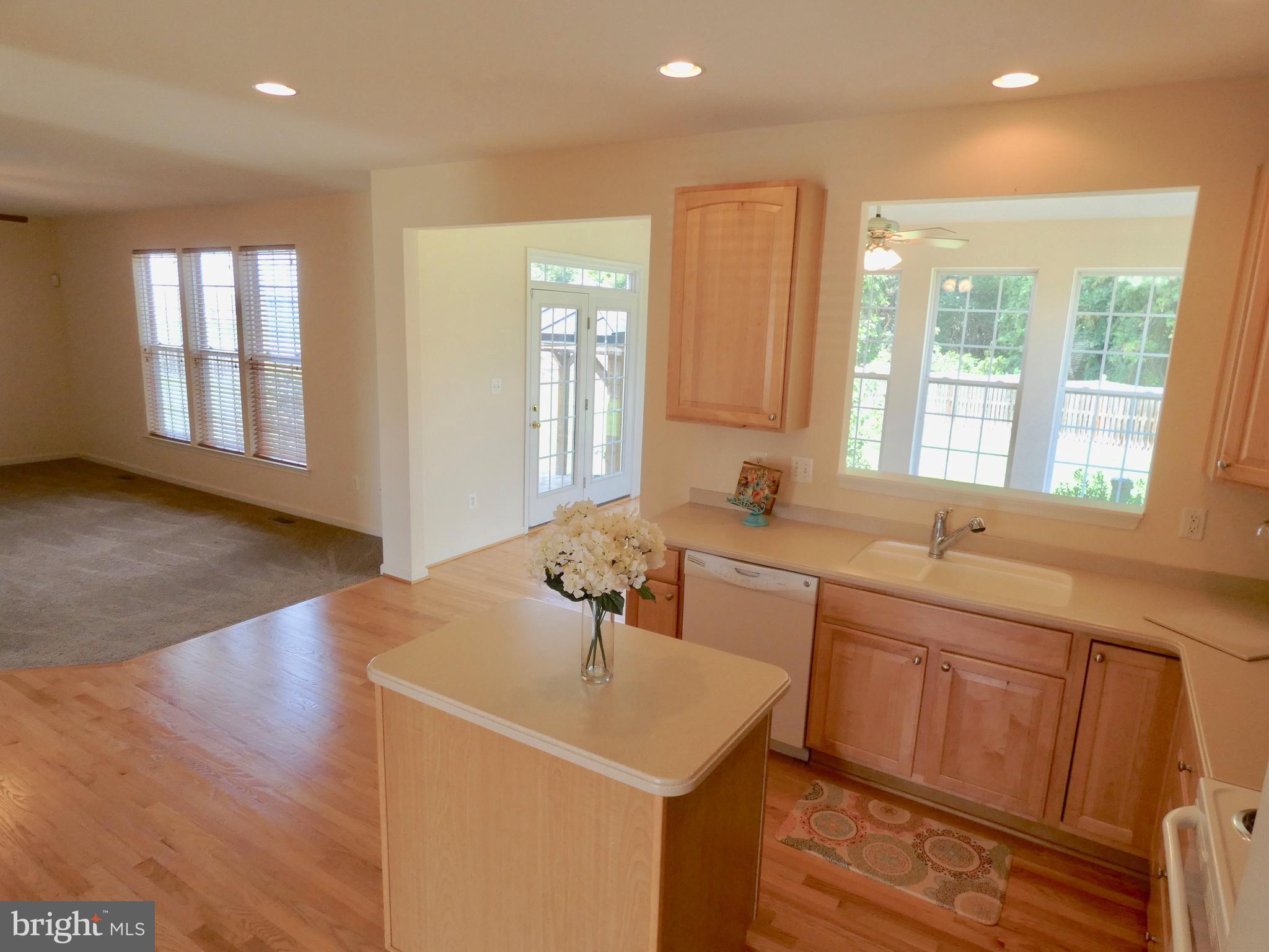 15 Robins Court Ridgely, MD 21660 - Photo 6 of 30 Kitchen