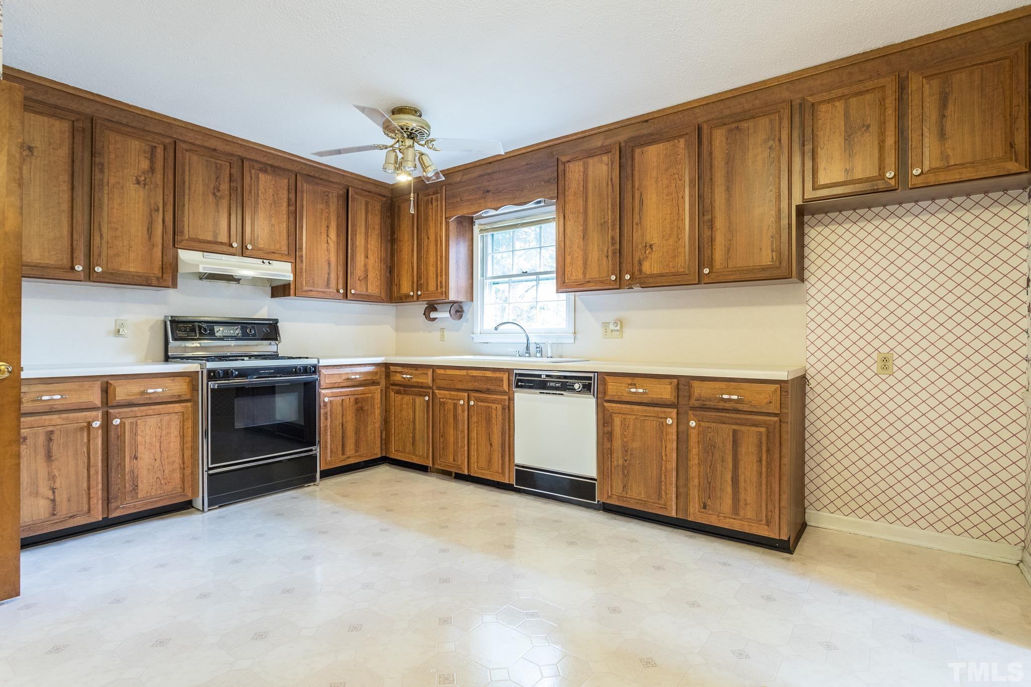 4424 Ryegate Drive Raleigh, NC 27604 - Photo 11 of 38 Gallery Image 11