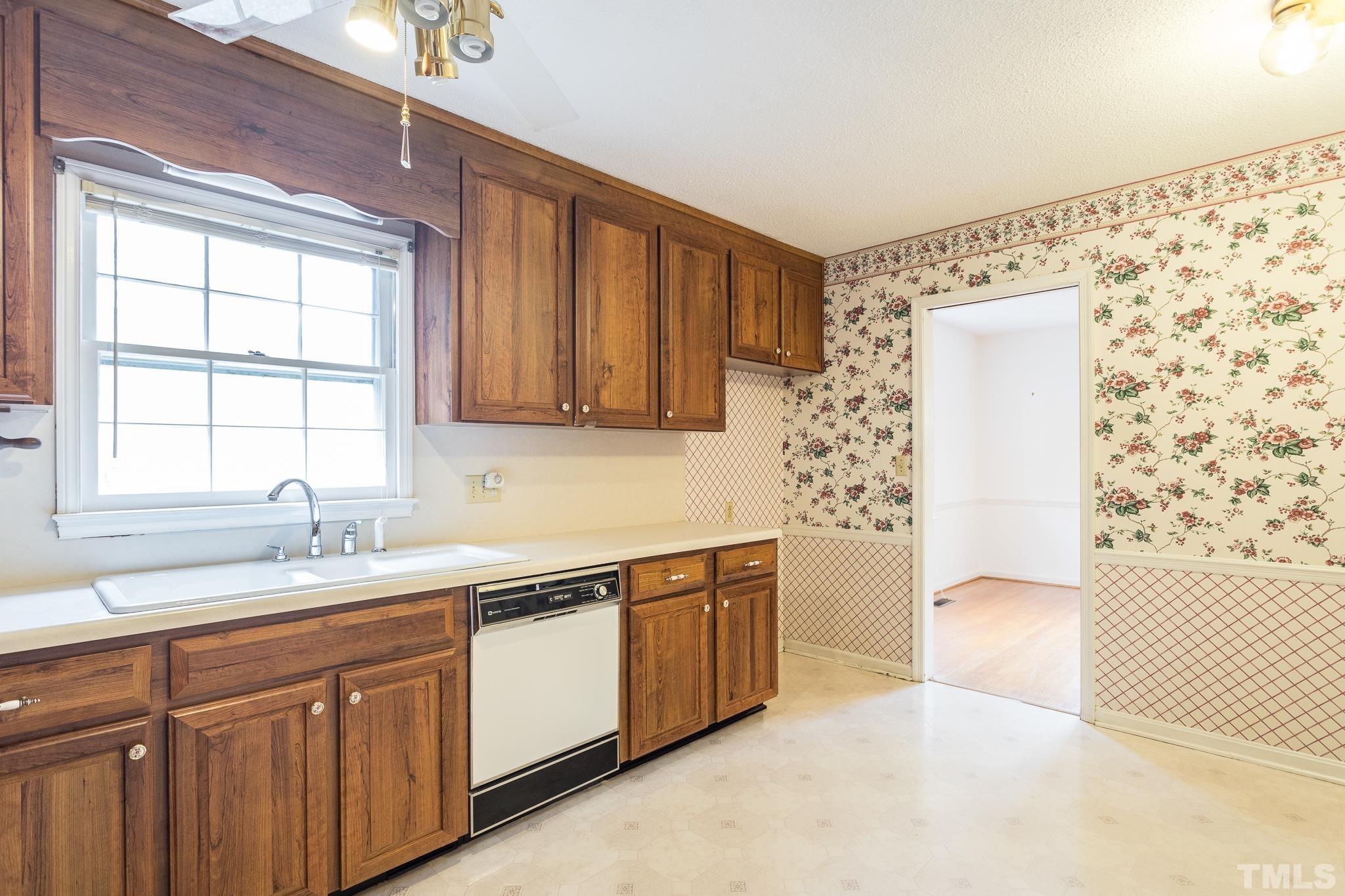 4424 Ryegate Drive Raleigh, NC 27604 - Photo 13 of 38 Gallery Image 13