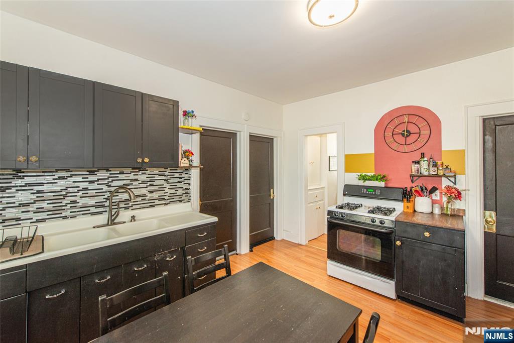 157 Van Riper Avenue Clifton, NJ 07011 - Photo 10 of 37