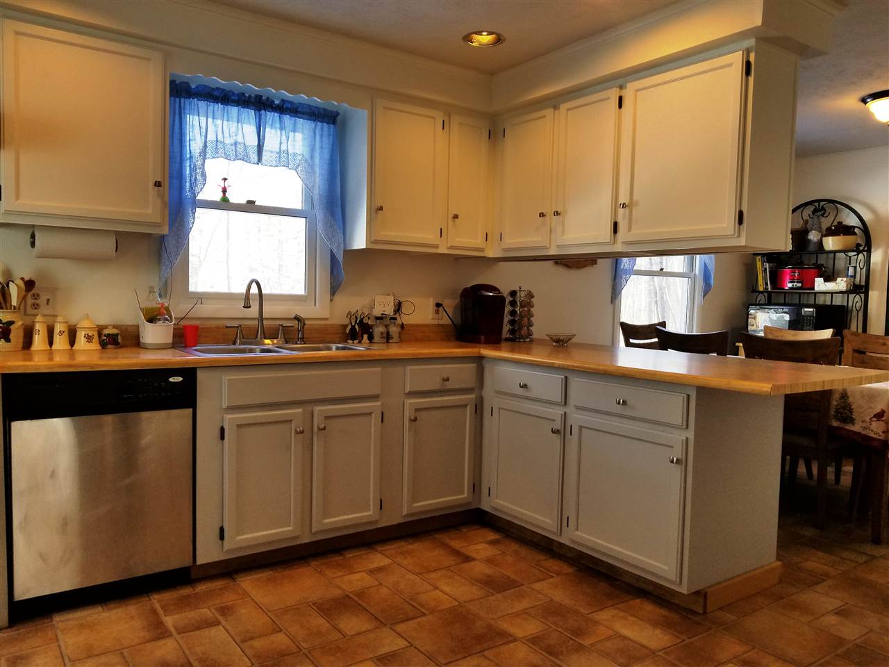20 Roosevelt Road Weare, NH 03281 - Photo 3 of 22 Gallery Image 3