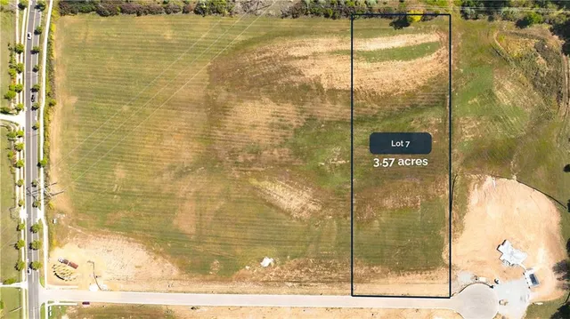 $390,000 | 10779 North Ewing Avenue, Kansas City, MO 64156